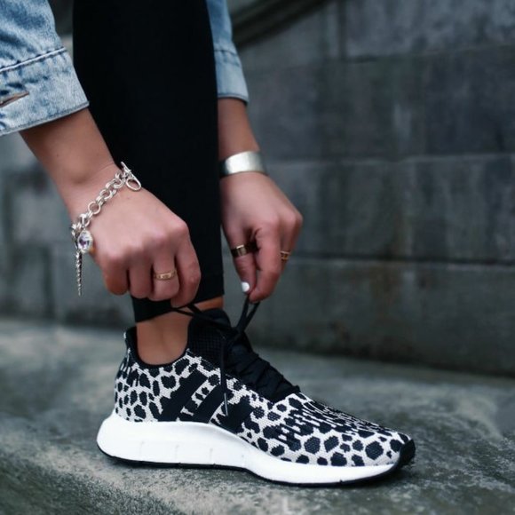 🆕NEW~ADIDAS Swift Runner in Leopard~9 - Picture 1 of 12